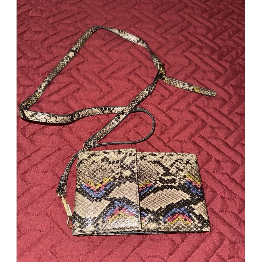 Women's Snakeskin Wristlet Wallet w/ Strap Snap Closure Folding Credit Card